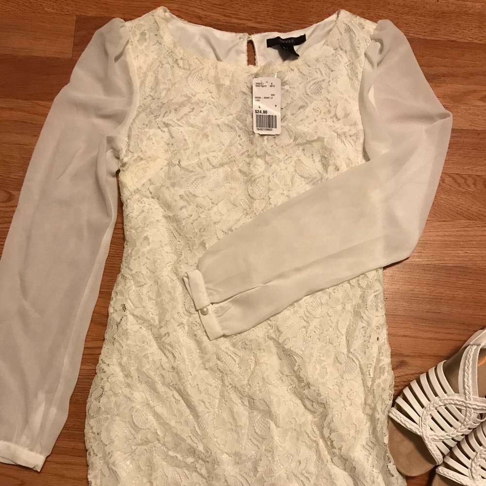 NWT lace dress with sheer sleeves